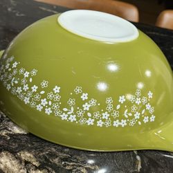 Pyrex Spring Blossom Crazy Daisy 444 Vtg 4 quart Green Cinderella Mixing Bowl