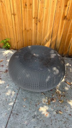 Knit pouf ottoman