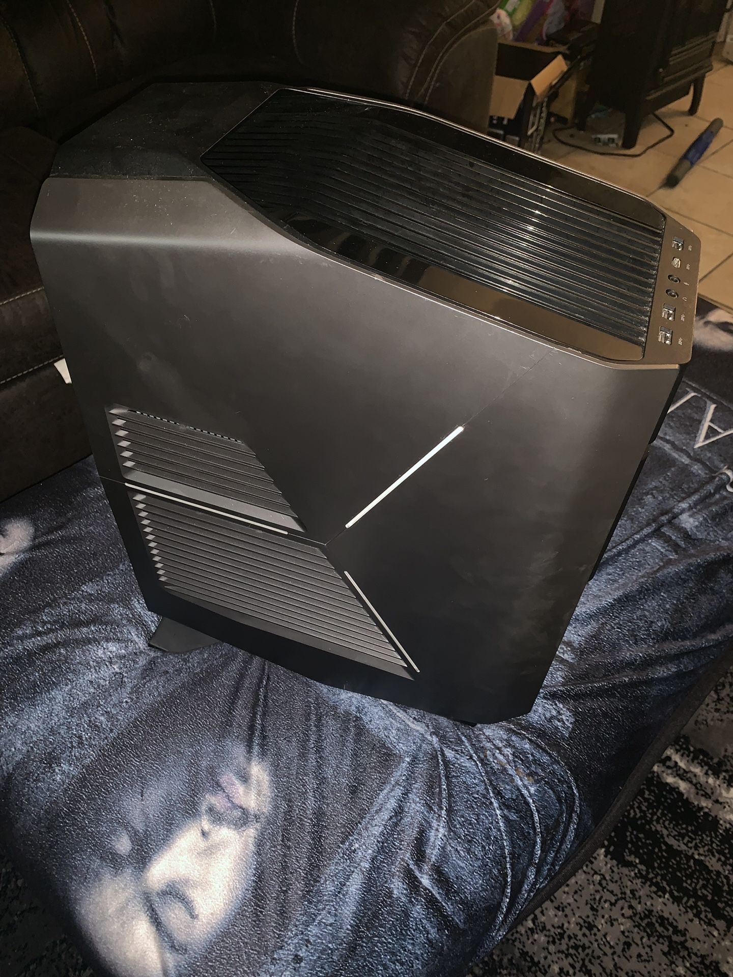 Dell Alienware Aurora r8 Gaming Computer