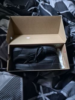 Size W 7 black vans