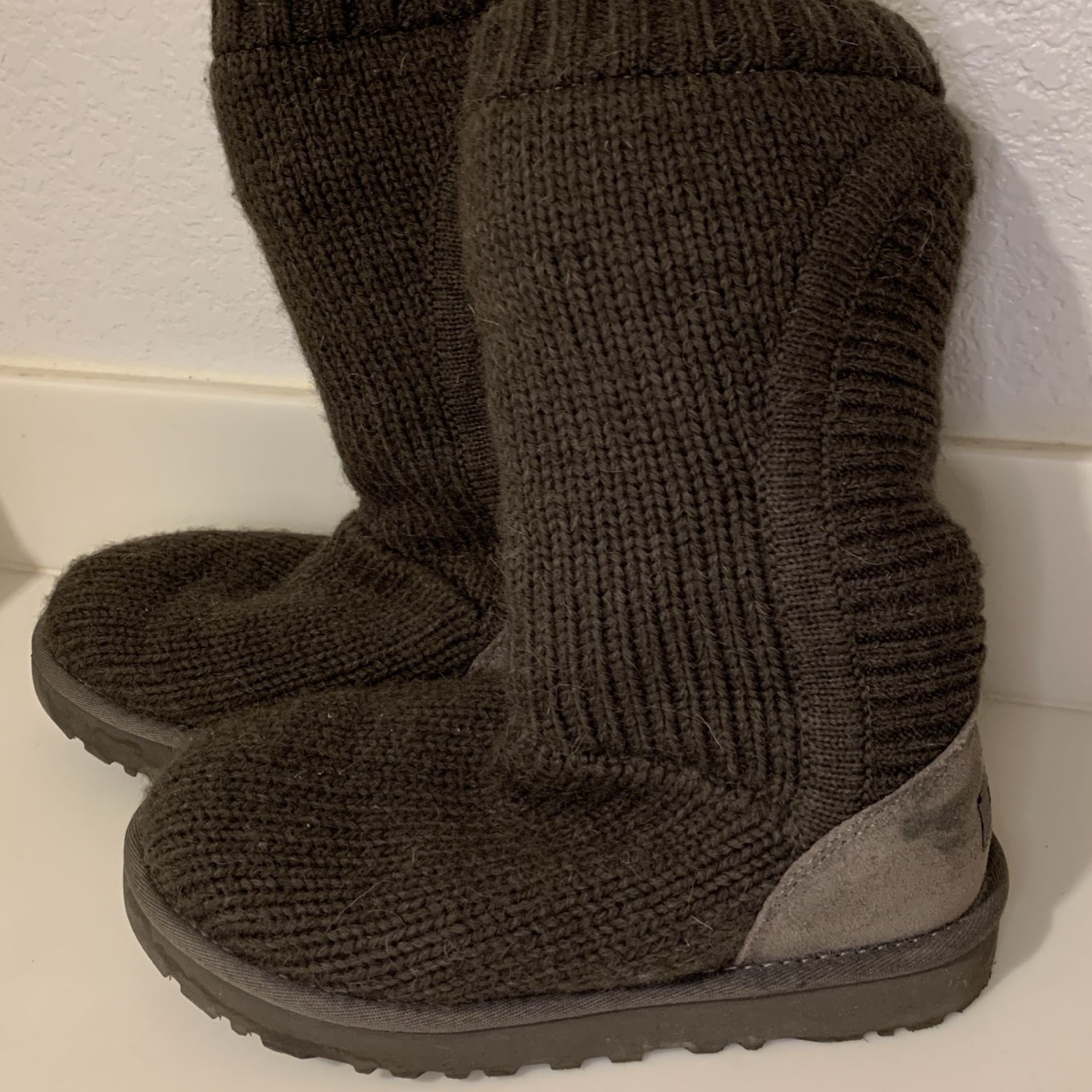 Ugg Capra Wool Knot Boots. Size 5