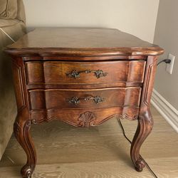 Solid Wood Side Table / End Table – Classic Style