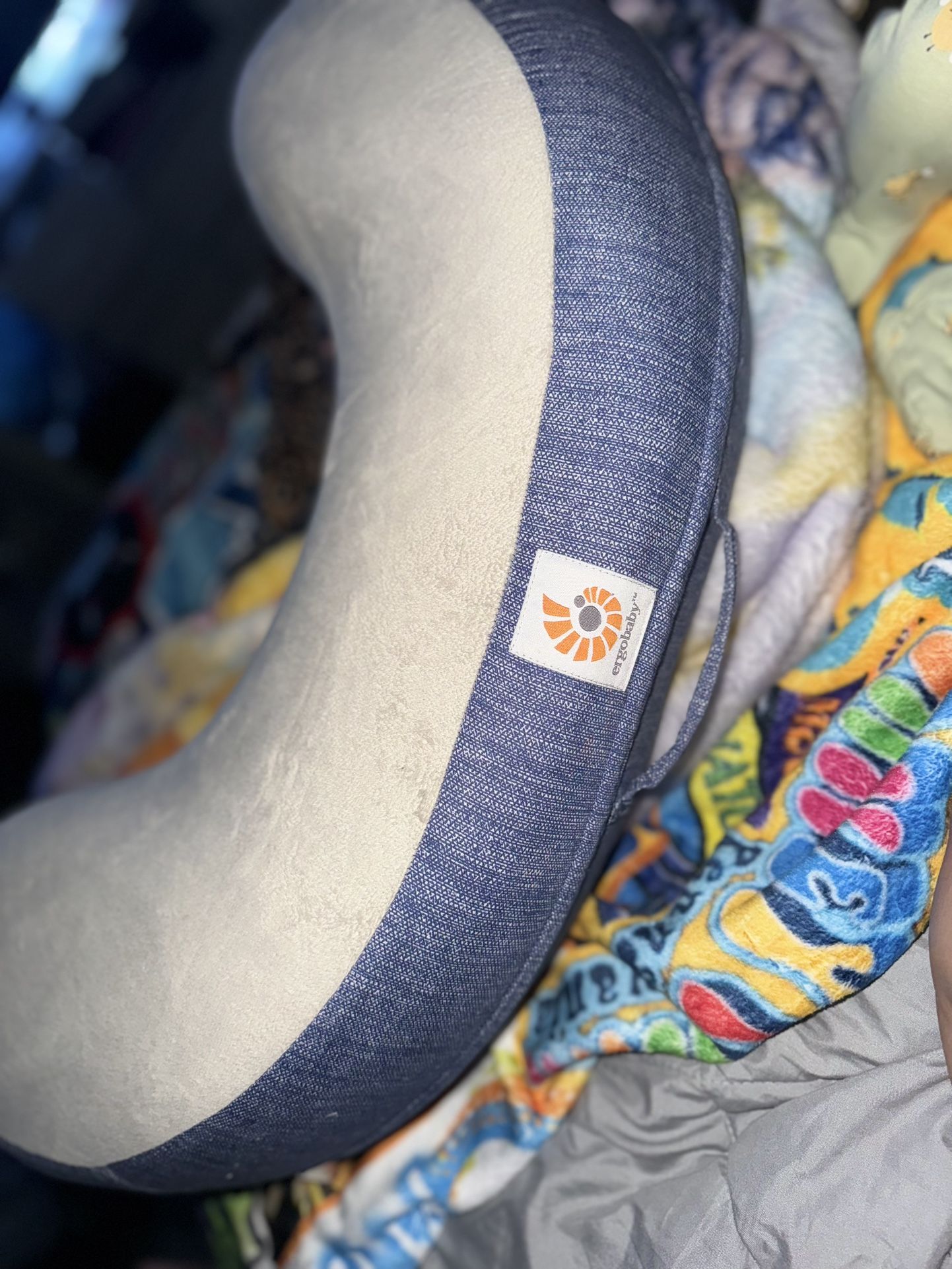 Ergobaby Nursing Pillow