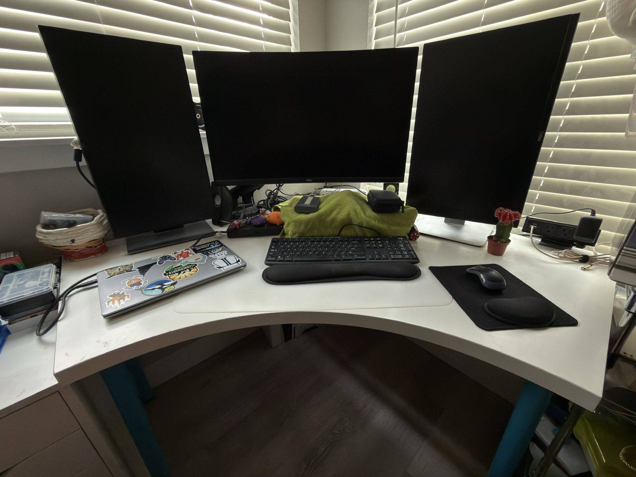 IKEA LINNMON / ADILS White Corner Table 