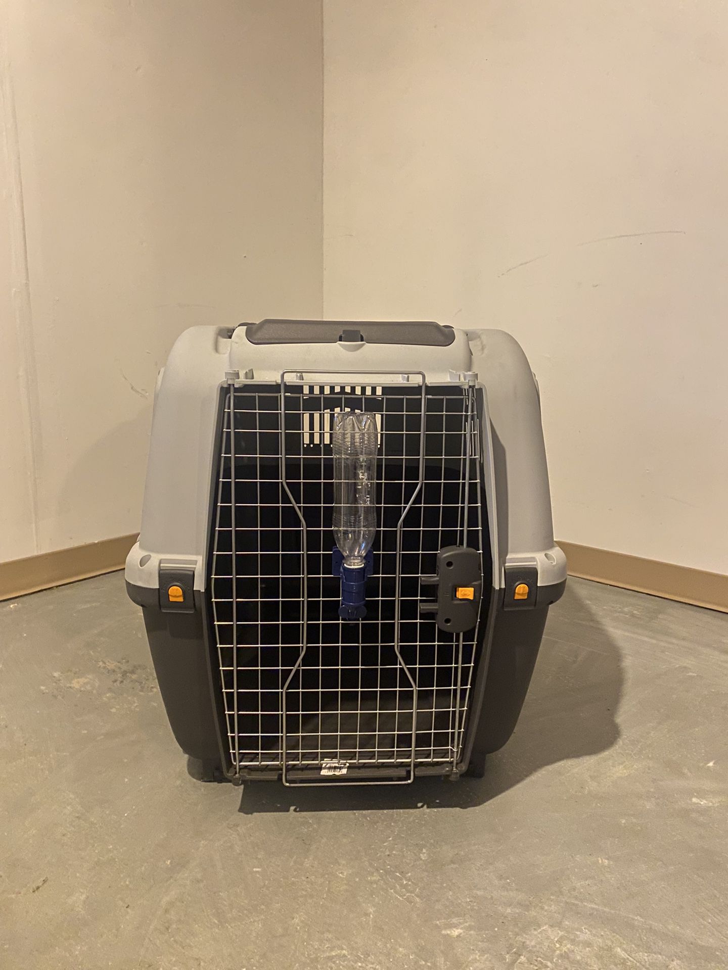 Airline approve dog crate/carrier