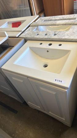 24 in vanity bathroom brand new $135