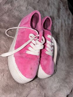 Pink fluffy shoes size 8 in women’s