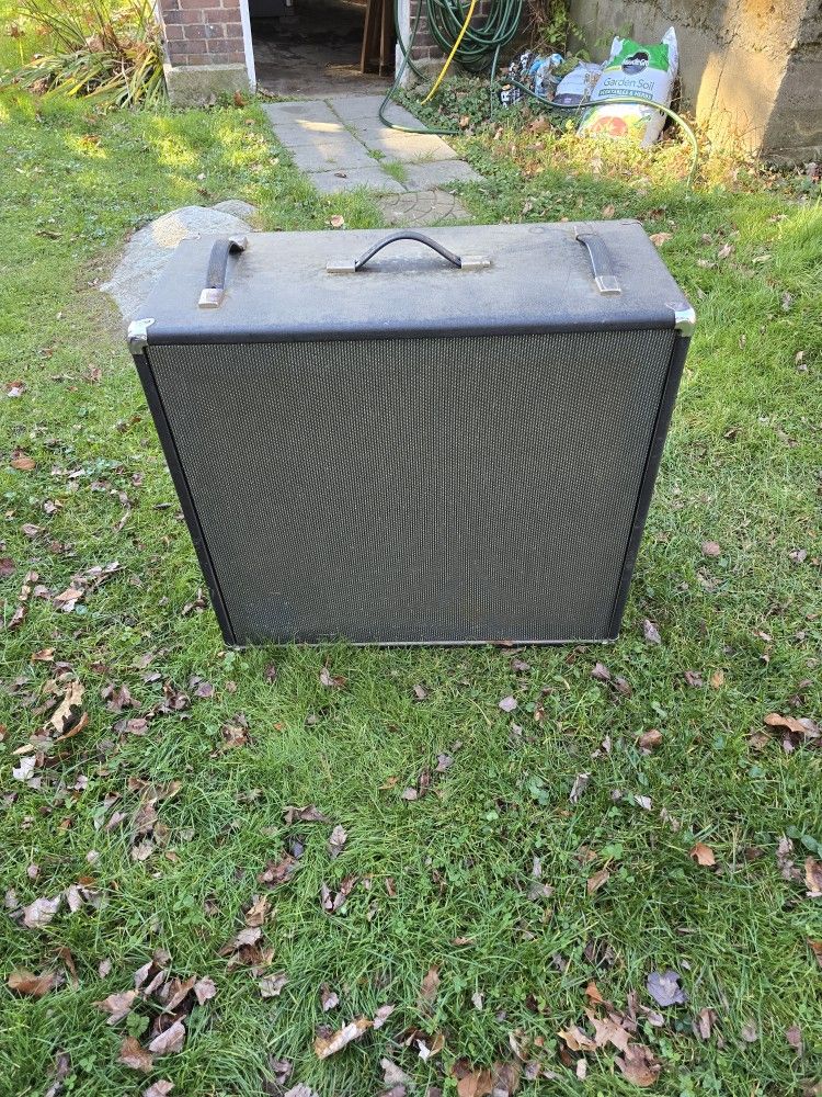 Vintage Ampeg v4 bass cabinet