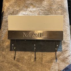 Indoor Mailbox & Key Rack