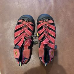 Keen Water Shoes. Size 6.