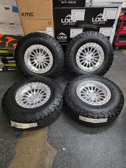 17" LOCK Grit w/ 33" BfGoodrich KO2 tires
