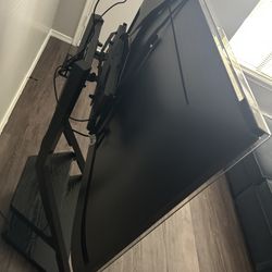 Samsung TV With Tv Stand 