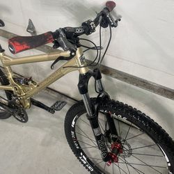 2008 Mongoose Canaan Pro Comp Dual Air Suspension Mountain Bike