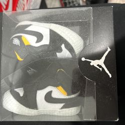Jordan 1 Crib Shoes Size 2c