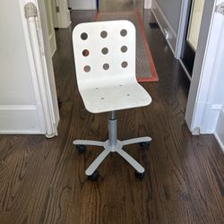 Child’s Desk Chair