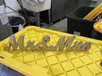Glitter Mr And Mrs Sign
