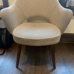 Saarinen Executive Chair Armchair with Wood Legs
