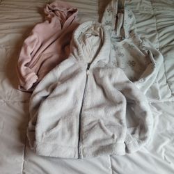 Girls sweaters Size 4-5