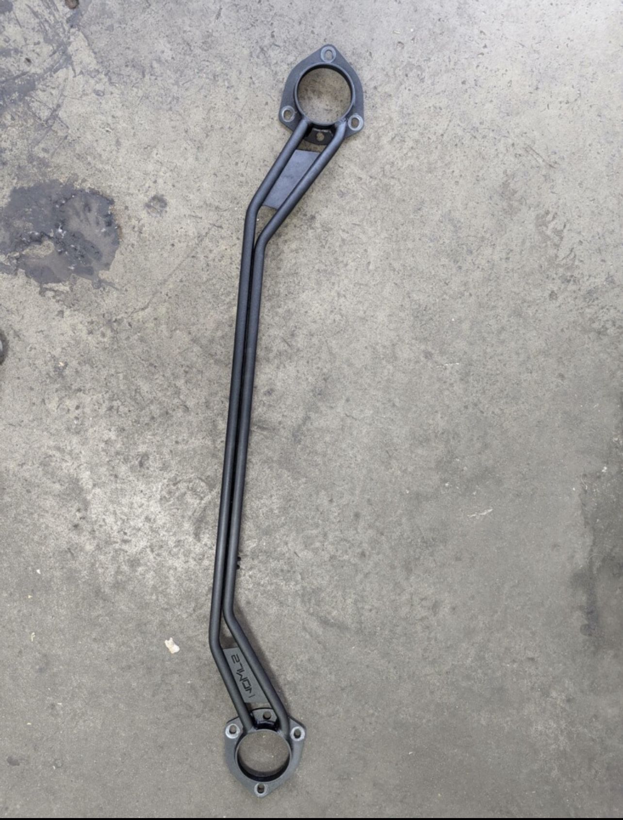 27WON FRONT STRUT BAR 