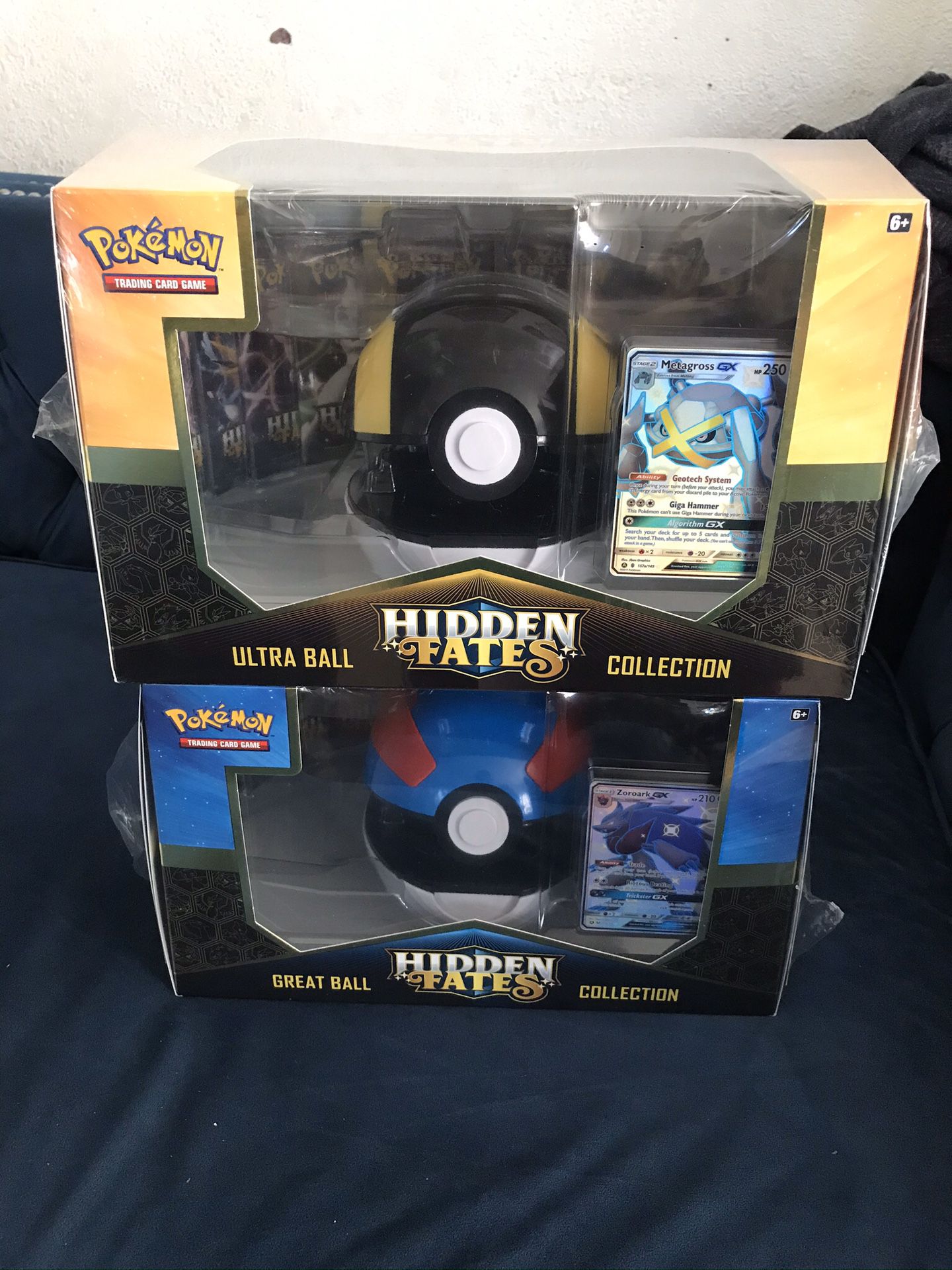 Pokémon hidden fates great and ultra ball collection set.
