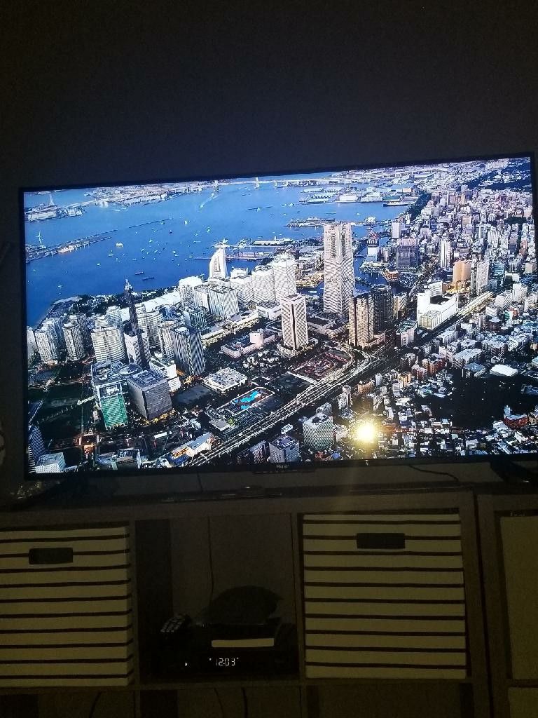 55 inch 4k TV without scratches or dent