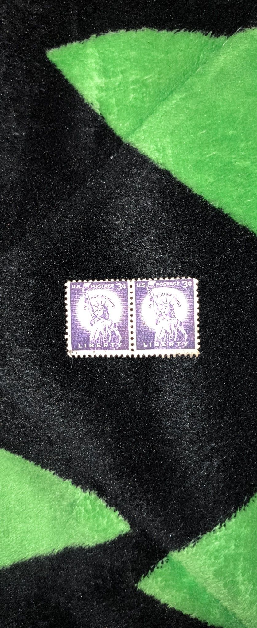 3 Cent Postage Stamp, Featuring Statue Of Liberty 🗽