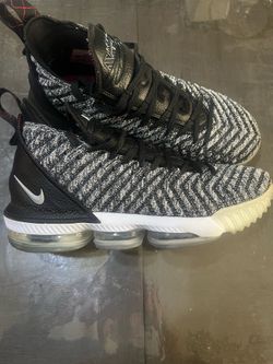 Nike LeBron 16 “Oreo”