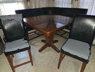 Nook Table, 2 chairs and booth