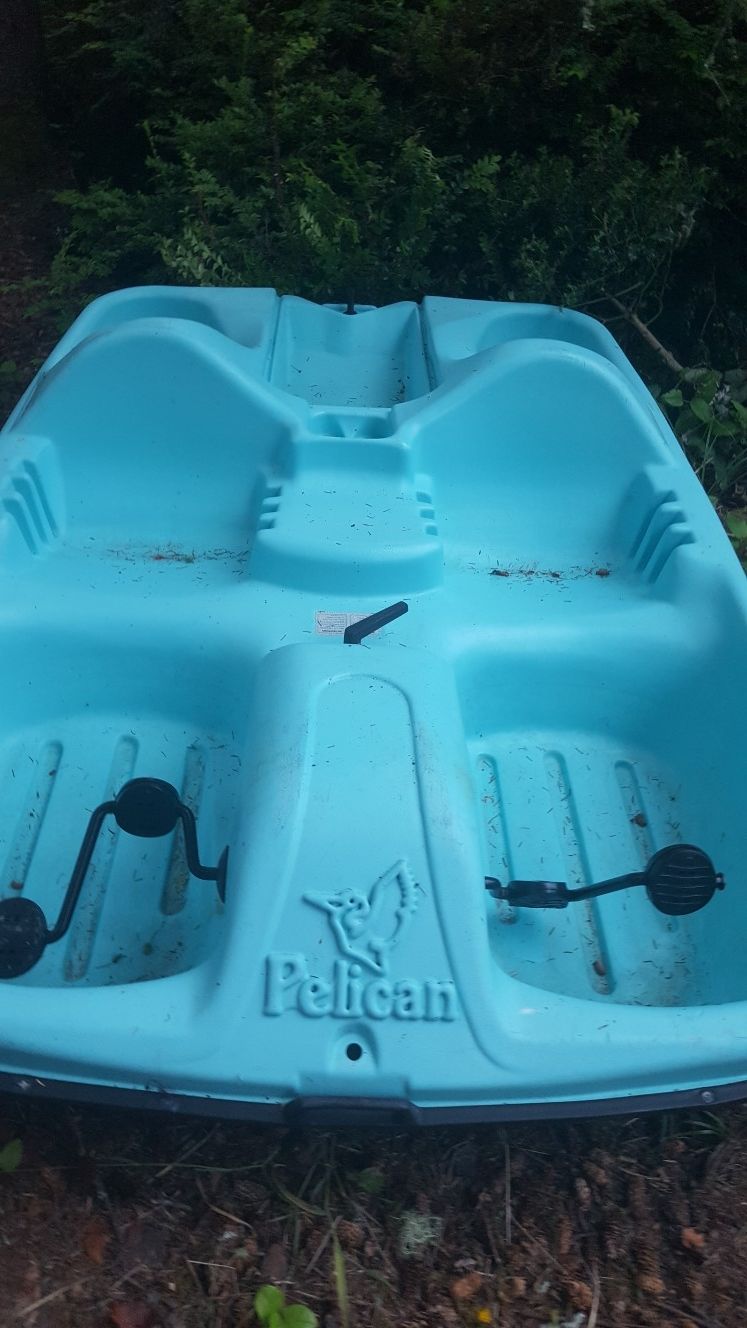Pelican 5 person paddle boat. new gears, pedals, etc for Sale in Ocean