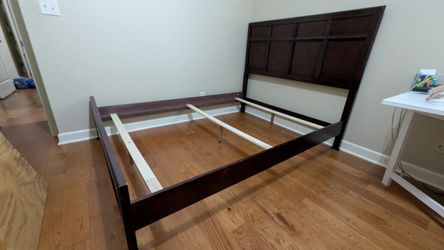 Queen Bed Wood