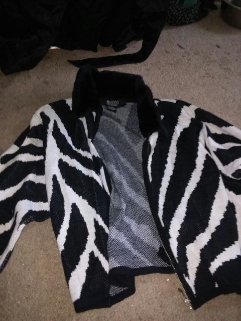 Cute sweater jacket size medium