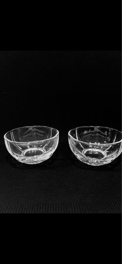 Tiffany & Co 1975 Melon Crystal Bowls Set of 2 .Elegant clear glass dessert bowls perfect for serving desserts, snacks, or condiments. The clear color