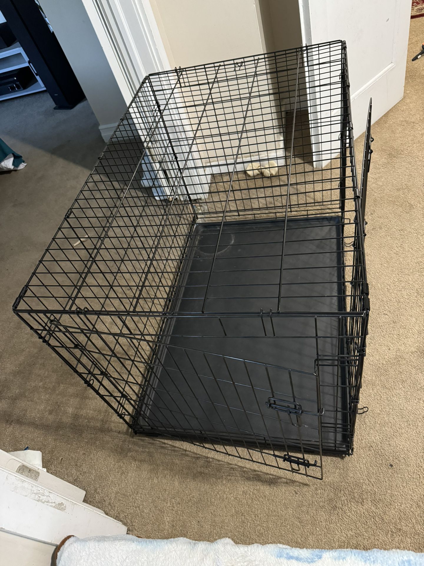 Selling Dog Cage 42x27 