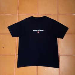 Quiksilver vintage 2000’s surf wear t shirt