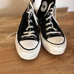 Converse Tennis Shoes