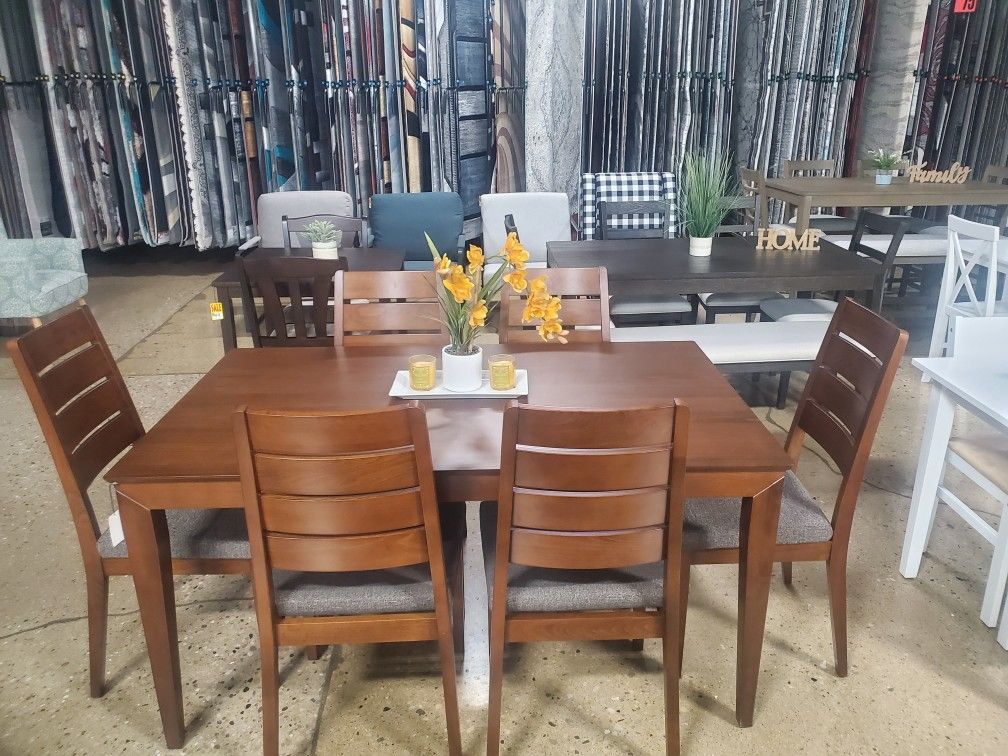 Beautiful 7 Pc Mid Century Modern Style Set With 6 Chairs With Gray Fabric (New)