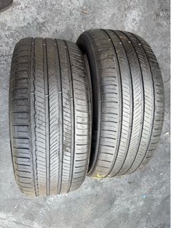 Set of 2 nice Michelin Primacy tour a/s  255/45/20 ( We install & balance)