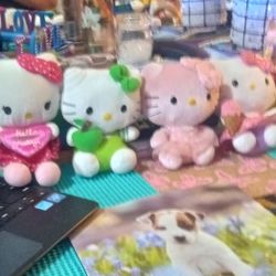 Hello Kitty Lot 
