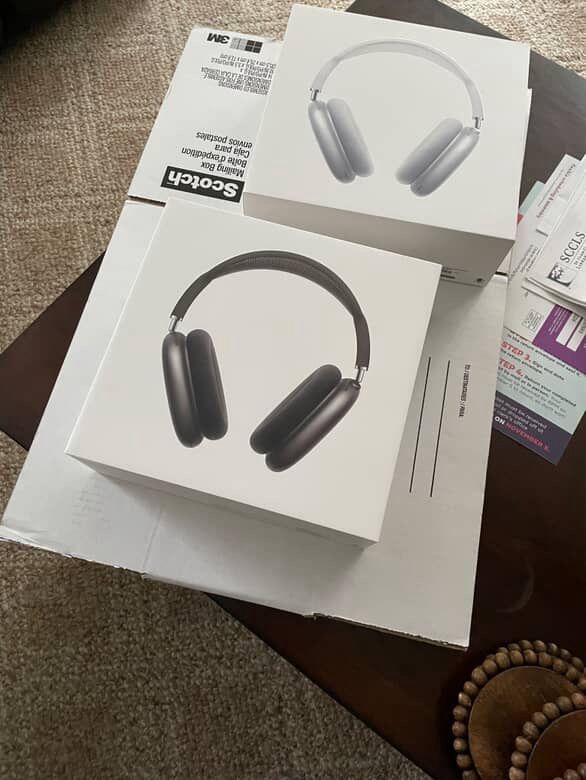 1-1 airpod maxes