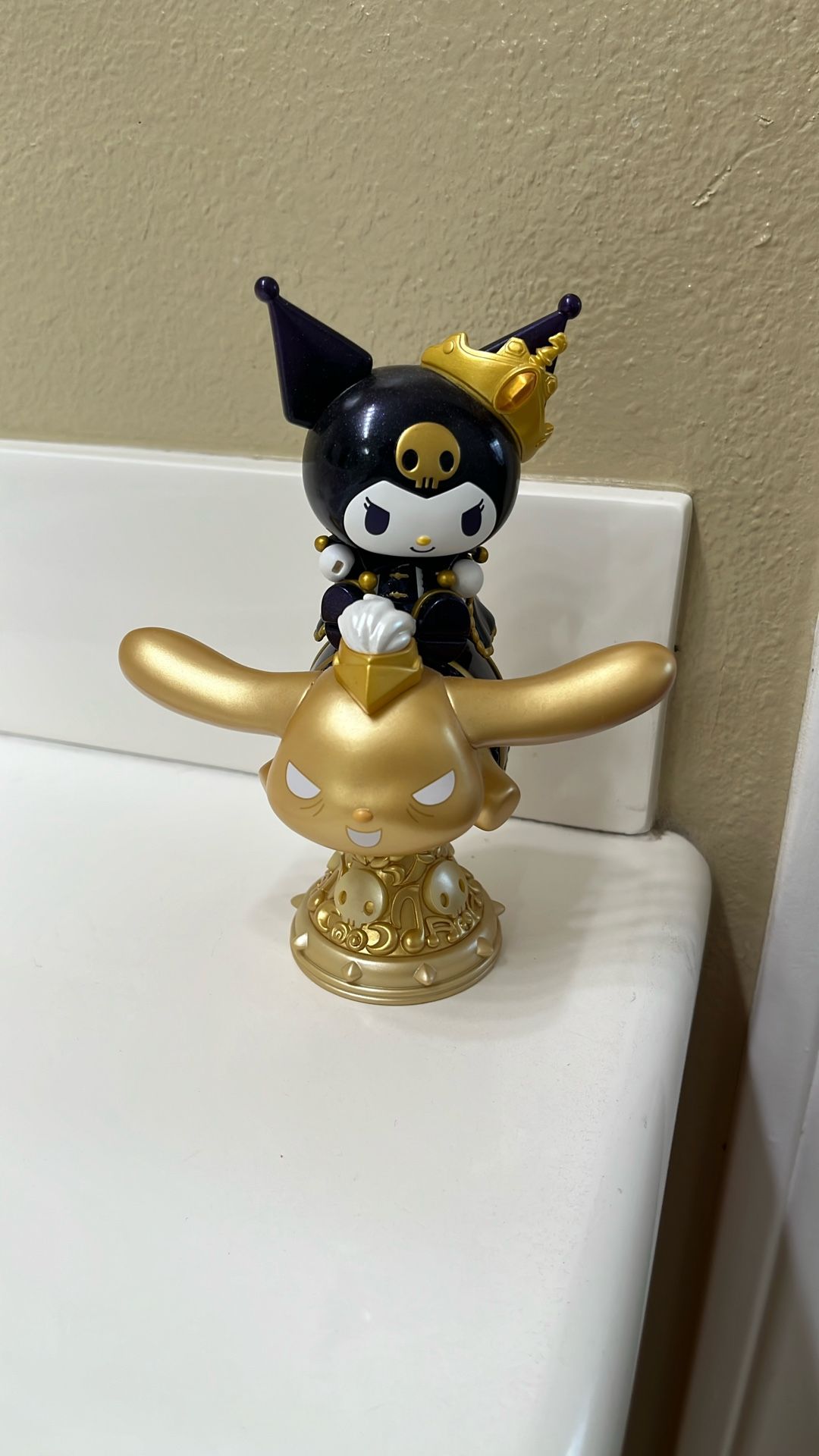 Top Shop KUROMI Hello Kitty Hard Figure Rare Edition