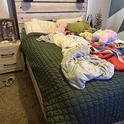 Bedroom set queen size