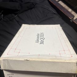 Men's Oversized Mcqueen in White/Blackc