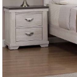 Mesita De Noche Nueva En Su Carantia Este En Perfectas Condiciones 