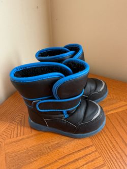 Toddler boys winter boots, size 7