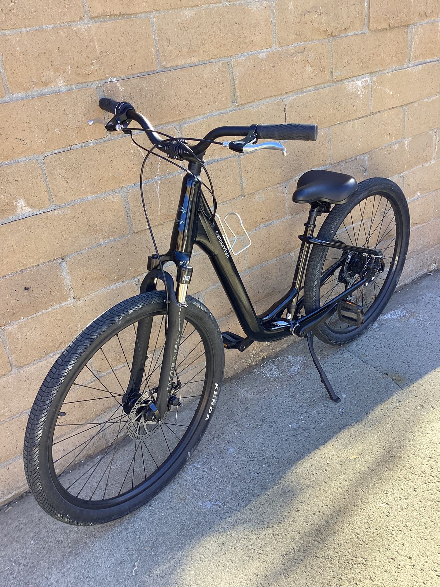 CANNONDALE ADVENTURE 2 MECHANICAL DISC BRAKES HYBRID BIKE 7 SPEED SMALL