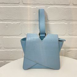 Gorgeous Vertara VIENNA WRISTLET Pebbled & Embossed Croc in Sky