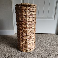 Handwoven Wicker Toilet Paper Holder 