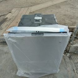 Whirlpool Dishwasher New 