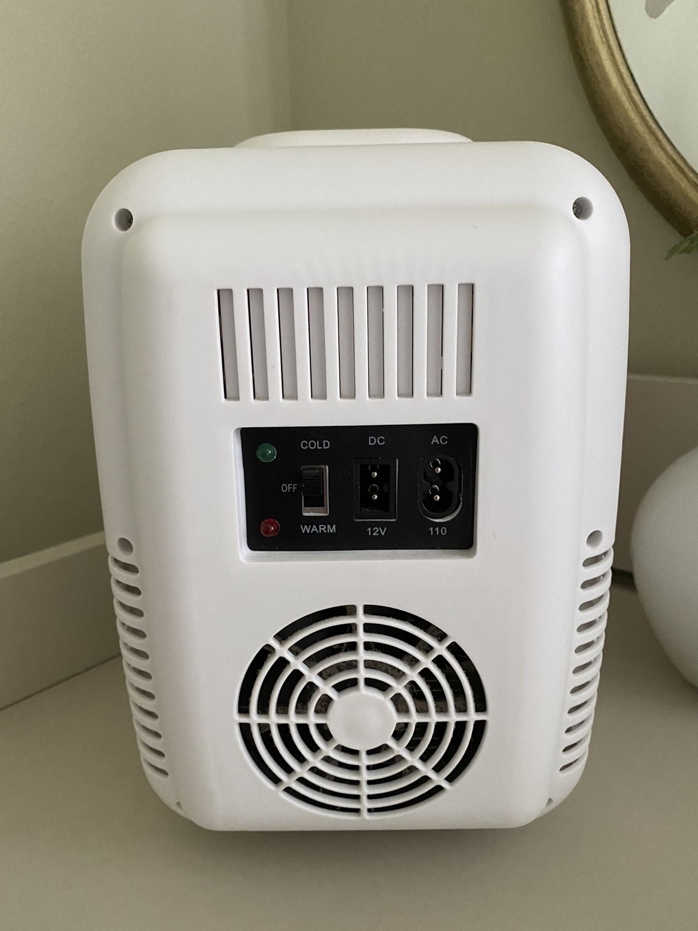 Cooluli Classic 4 Liter Thermo Electric Cooler/ Warmer Mini Fridge for