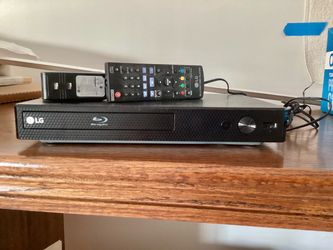 LG BP350 Blue-Ray Disc / DVD / CD Player WiFi Streaming Black Compact  + Remote Preowned